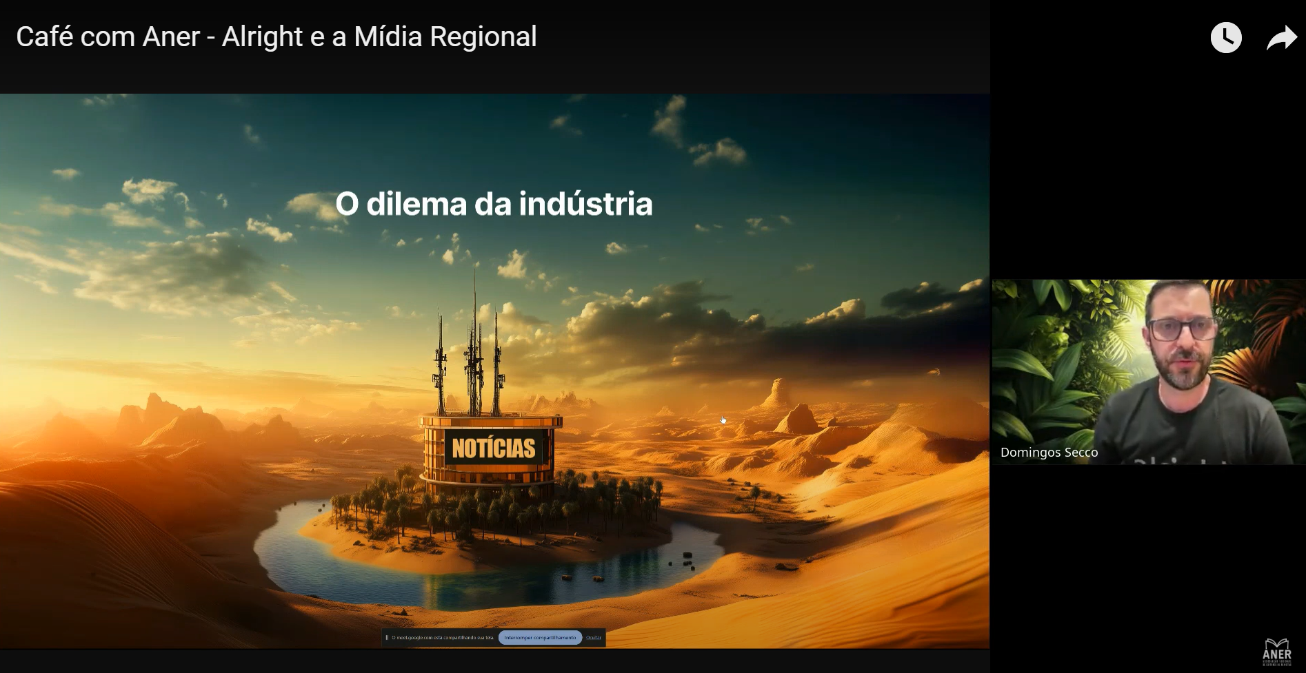 Domingos Secco, fundador e CEO da Alright, fala sobre "O dilema da indústria" durante o evento "Café com ANER - Alright e a Mídia Regional". Na apresentação, ele destaca a importância de fortalecer o jornalismo local, representado na imagem por uma estrutura de comunicação cercada por um oásis em meio ao deserto, simbolizando a vitalidade dos veículos de notícias regionais em um ambiente desafiador.